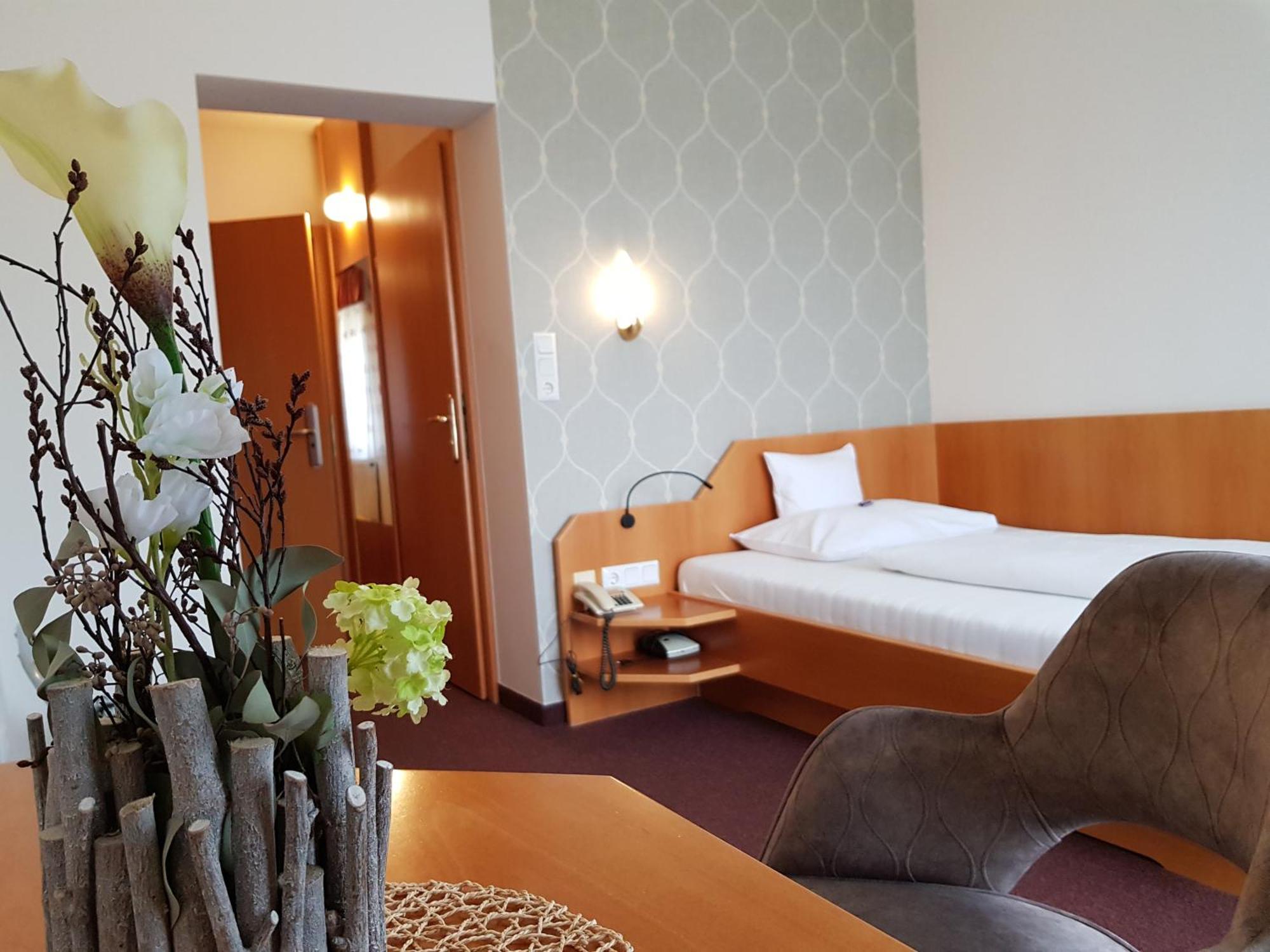 Hotel-Restaurant Teuschler-Mogg Bad Waltersdorf Inklusiv Genusscard Экстерьер фото
