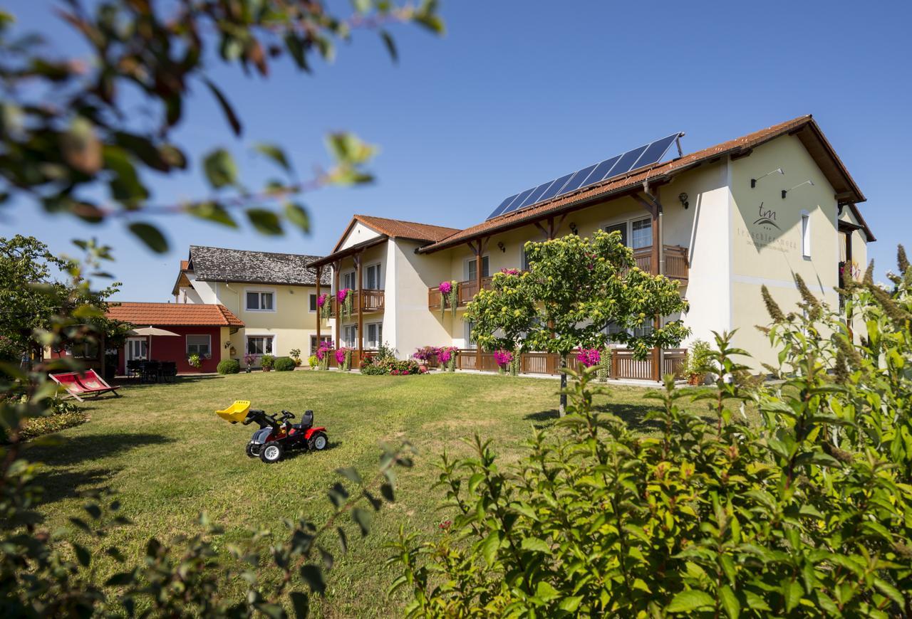 Hotel-Restaurant Teuschler-Mogg Bad Waltersdorf Inklusiv Genusscard Экстерьер фото
