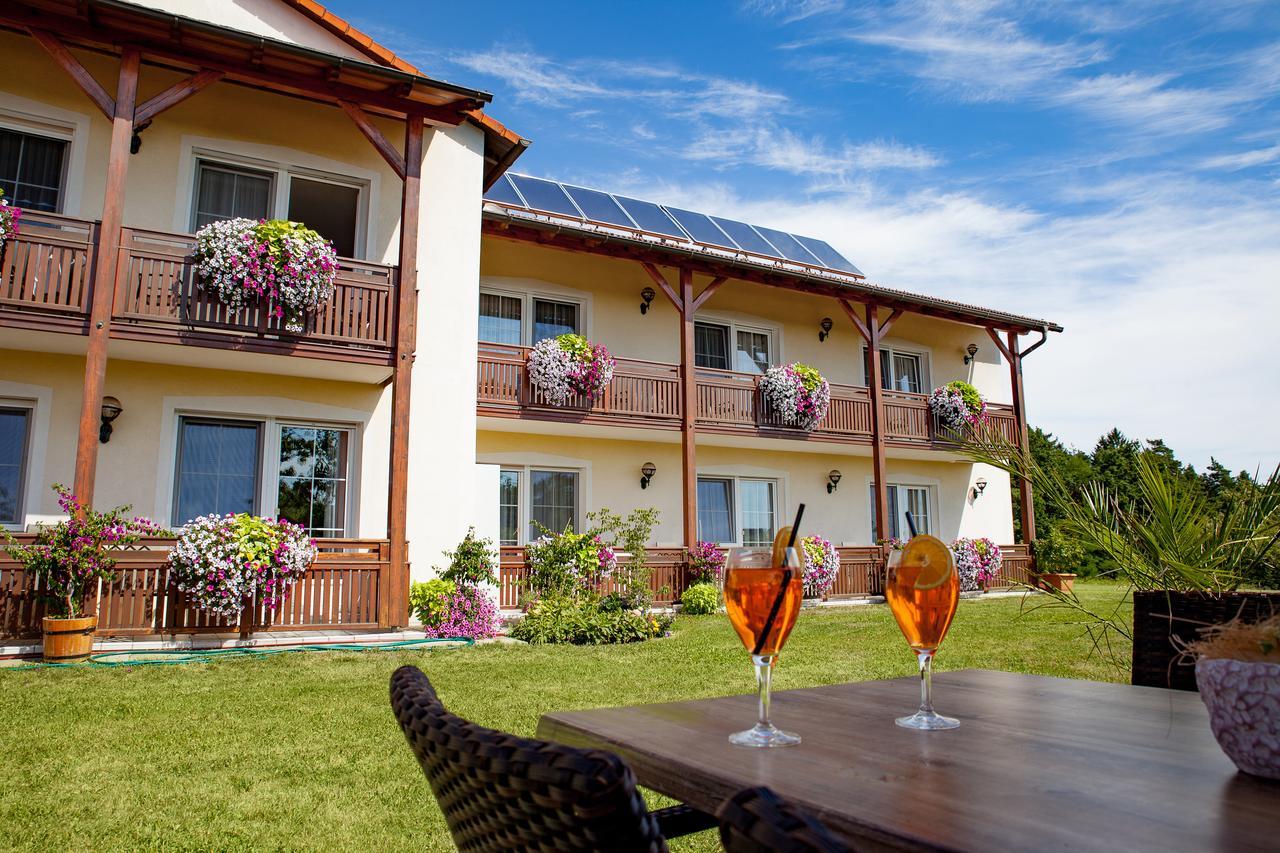 Hotel-Restaurant Teuschler-Mogg Bad Waltersdorf Inklusiv Genusscard Экстерьер фото